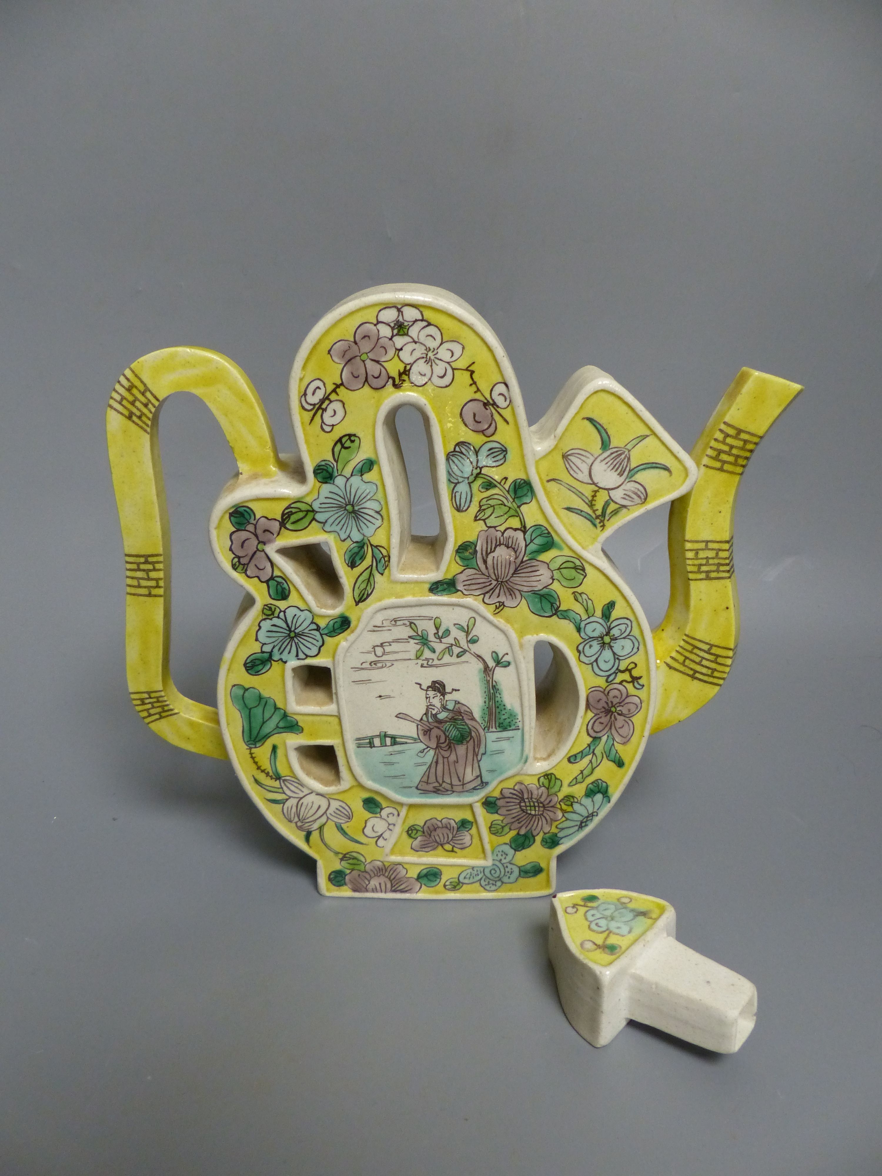 A Chinese enamelled biscuit porcelain Fu wine pot, c.1900, height 20.5cm